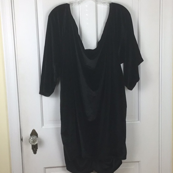 Torrid Black Velvet Top Size 6X NWT - Picture 6 of 9